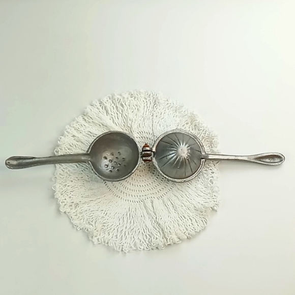 Vintage Die Cast Aluminum Lemon+Lime Hand Juicer/Squeezer/Press - Picture 4 of 10